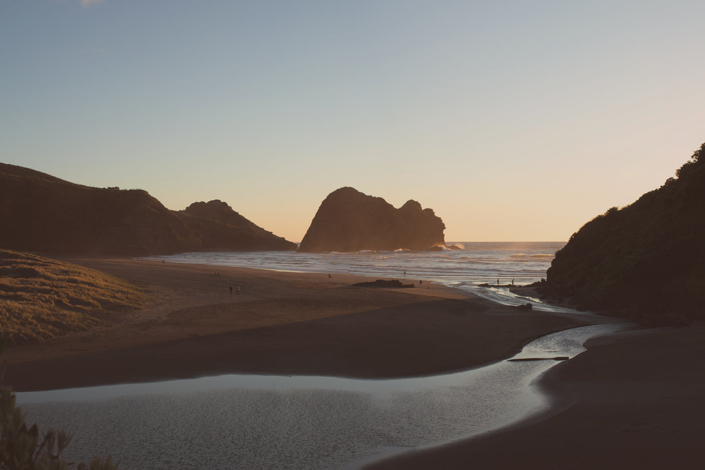 South Piha - Duncan Innes Prints